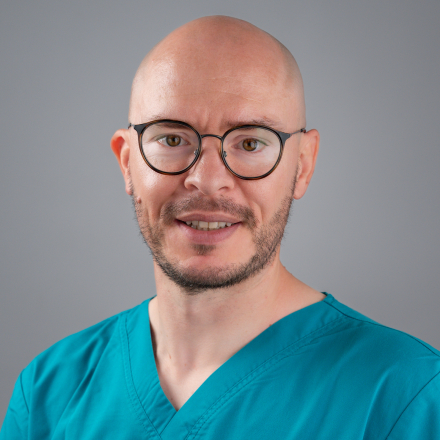 Dr. Adorján Szakál